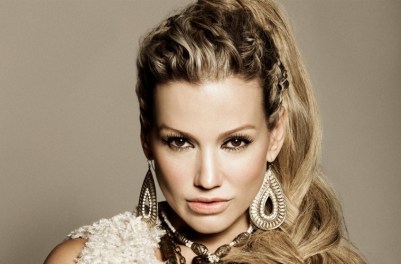 fanylu-2-759x500 REVISTA PAZCANA.jpg